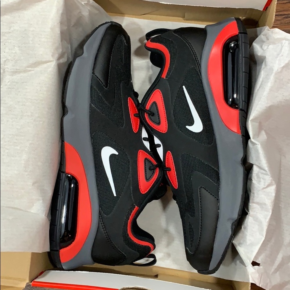 NIKE AIR MAX 200 Black/White-University Red - Picture 14 of 16